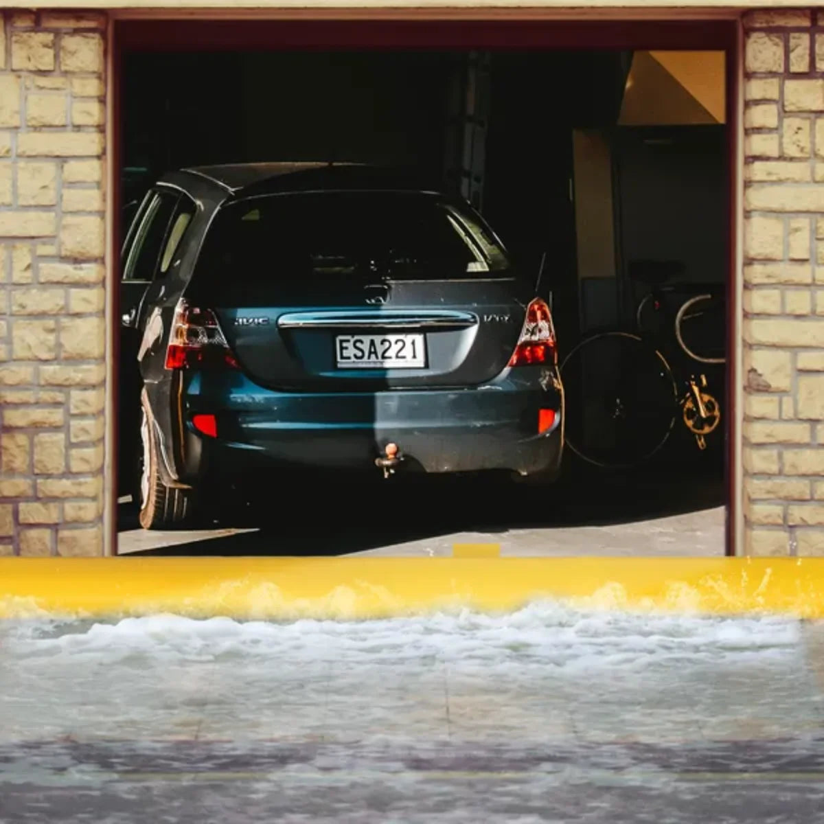 VEVOR Flood Barrier - 24ft L x 6in H Reusable PVC Sandbag Alternative for Tents/Home/Doors/Garages