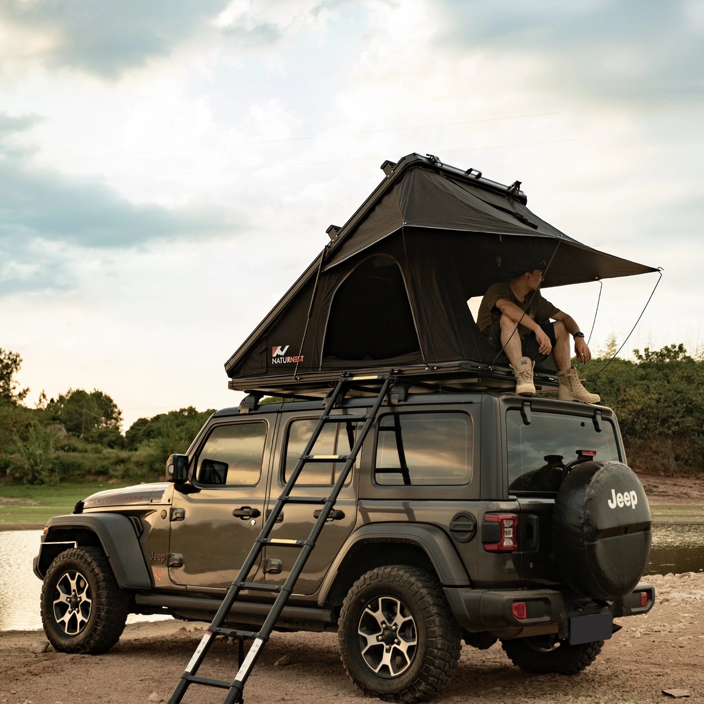Naturnest Pop-Up Hard Shell Rooftop Tent for 2 Person Camping Waterproof UV-Resistant