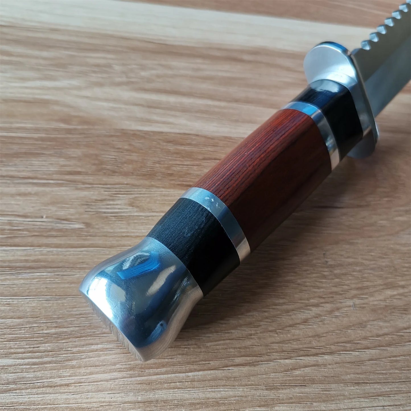 Stainless Steel Fixed Blade Hunting Knife with Ergonomic Handle